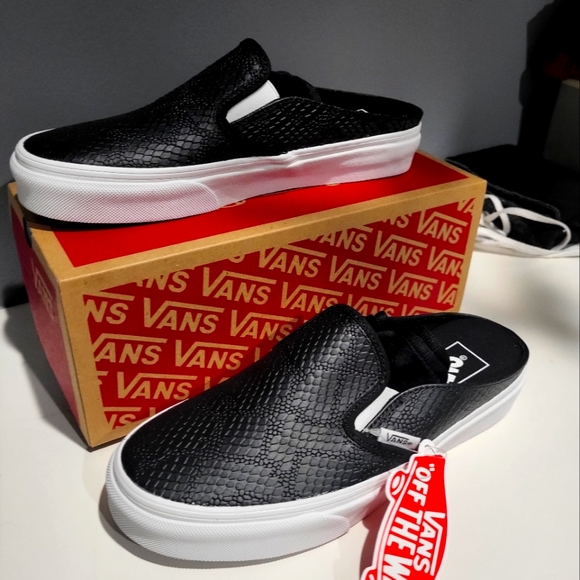 Leather  black and white Vans slip on - Picture 1 of 7